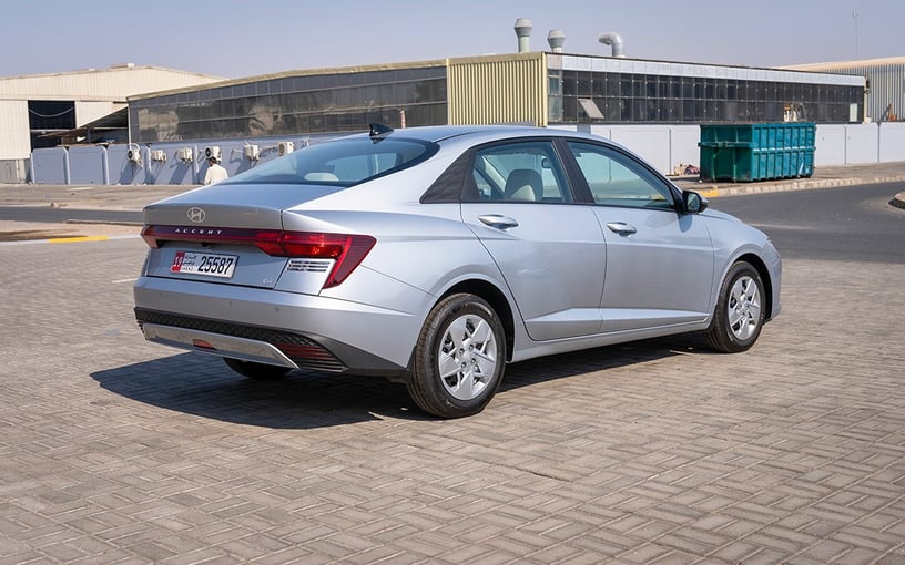 Hyundai Accent (Серебро), 2024 для аренды в Шарджа