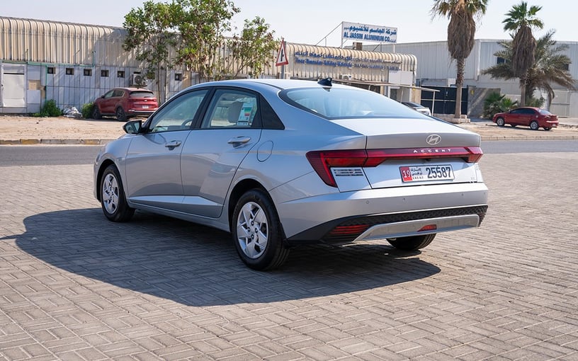 Hyundai Accent (Серебро), 2024 для аренды в Шарджа