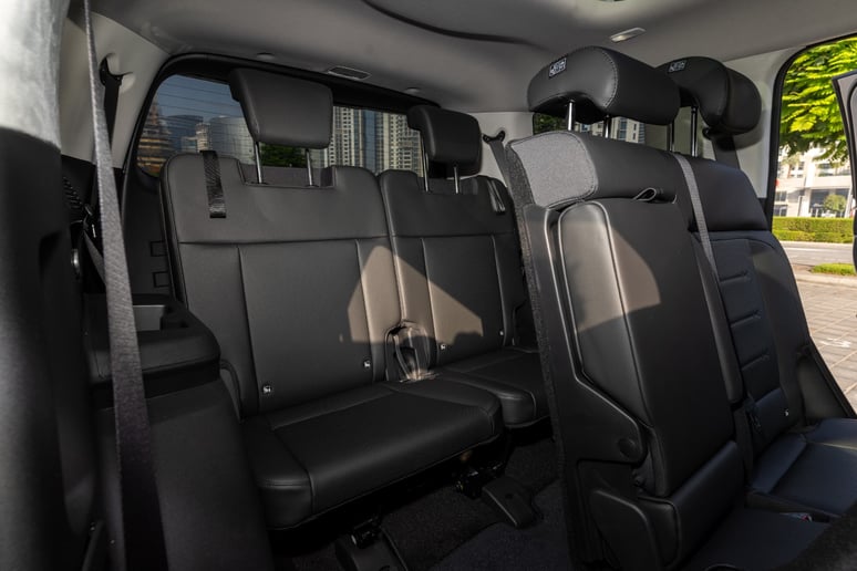 Hyundai Santa Fe (Argento), 2025 in affitto a Sharjah