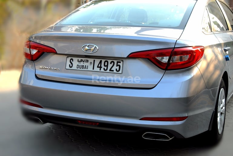 Hyundai Sonata (Argent), 2017 &agrave; louer &agrave; Duba&iuml;