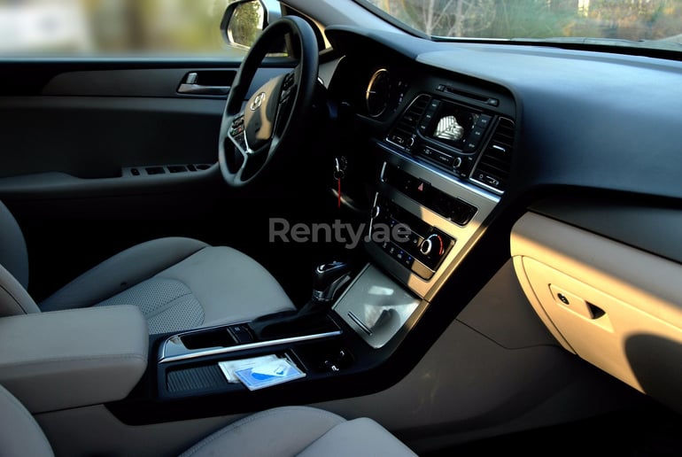 Hyundai Sonata (Argent), 2017 &agrave; louer &agrave; Duba&iuml;