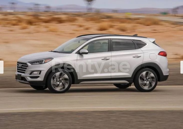Hyundai Tucson (Plata), 2020 para alquiler en Dub&aacute;i