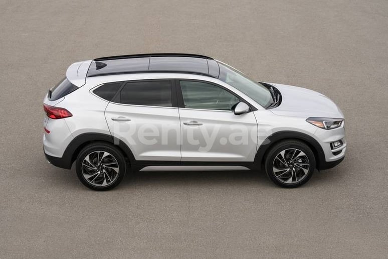 Hyundai Tucson (Plata), 2020 para alquiler en Dub&aacute;i