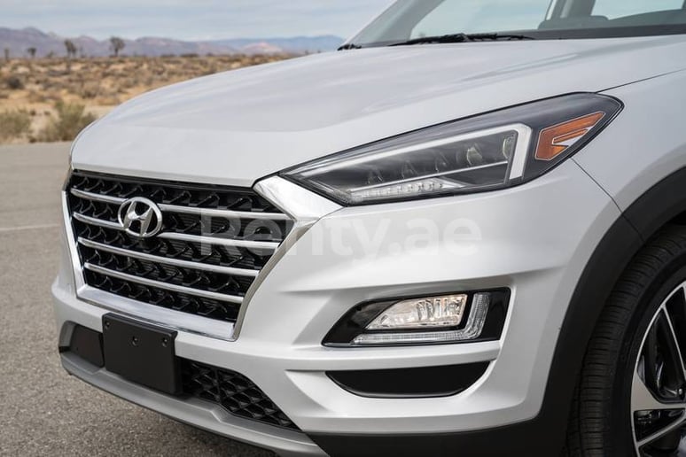 Hyundai Tucson (Plata), 2020 para alquiler en Dub&aacute;i