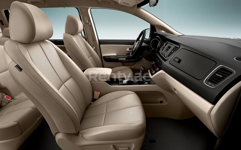 KIA Carnival (Silver), 2018 for rent in Dubai