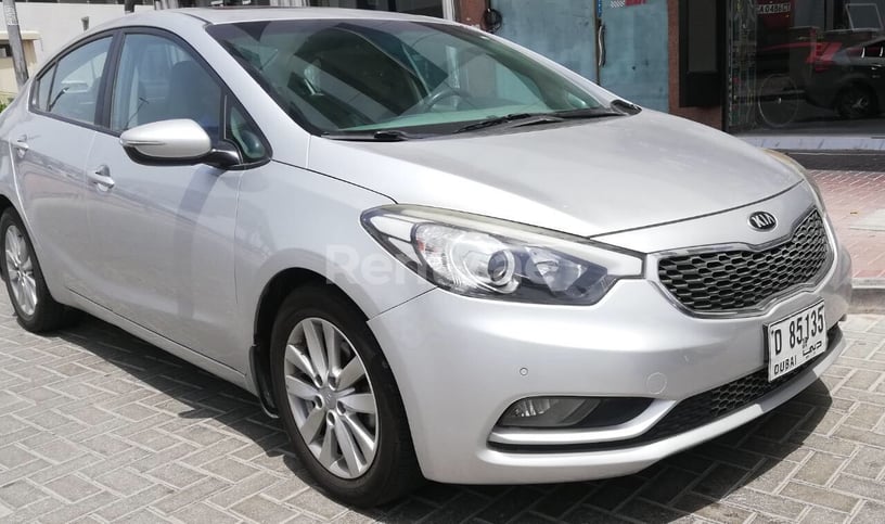 KIA Cerato (Серебро), 2016 для аренды в Дубай