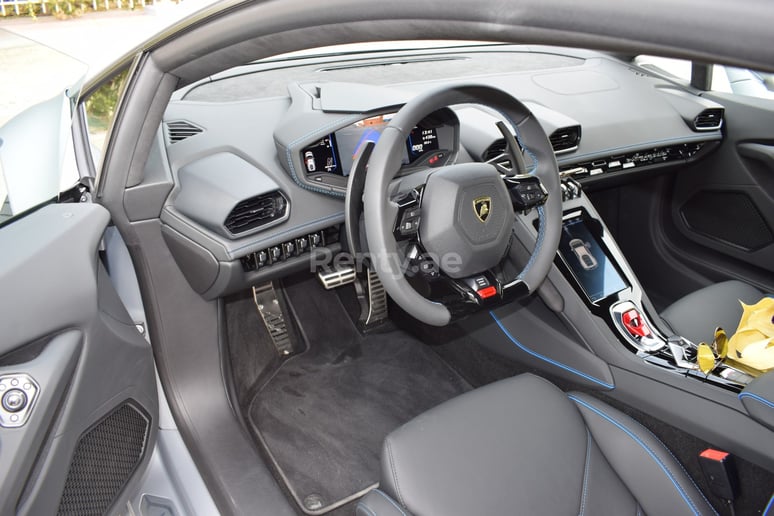 Lamborghini Evo (Argento), 2020 in affitto a Dubai