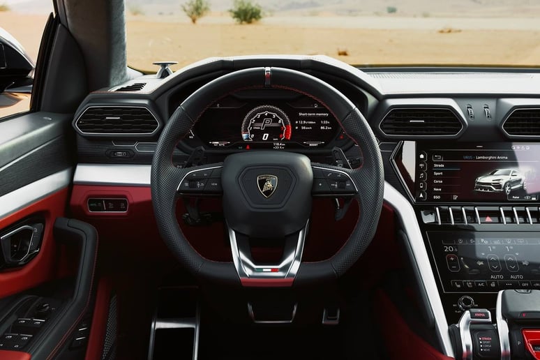 Lamborghini Urus (Zilver), 2021 te huur in Dubai
