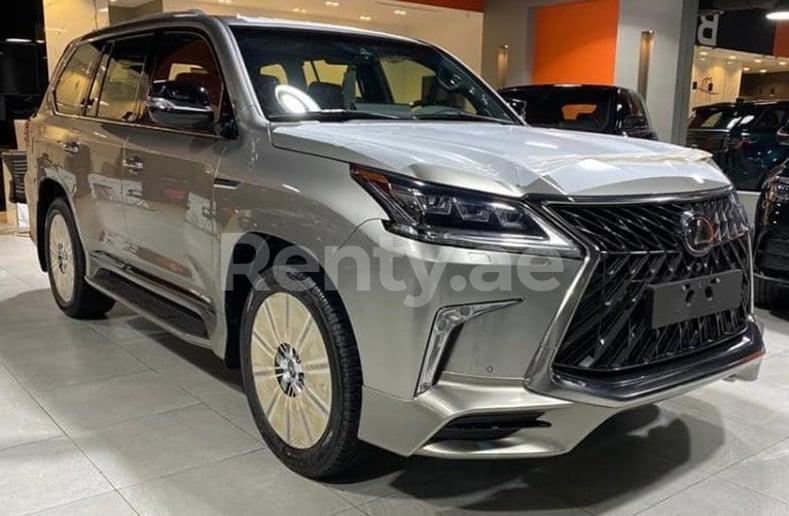 Lexus LX 570 (Argent), 2019 &agrave; louer &agrave; Duba&iuml;