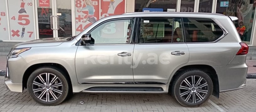 Lexus LX 570 (Argent), 2019 &agrave; louer &agrave; Duba&iuml;