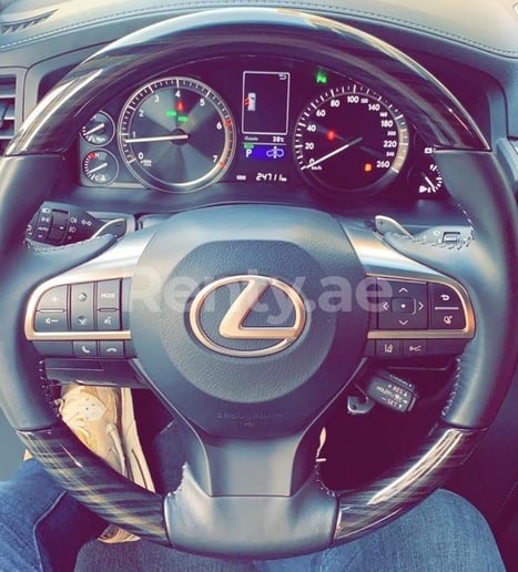 Lexus LX 570 (Argent), 2019 &agrave; louer &agrave; Duba&iuml;