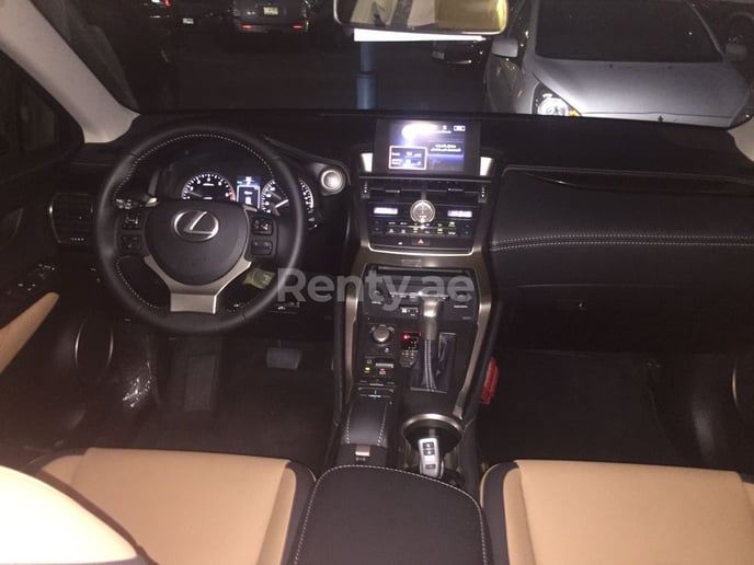 LEXUS NX 200 (Silber), 2018  zur Miete in Dubai