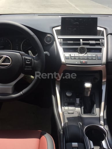 LEXUS NX 200 (Silber), 2018  zur Miete in Dubai