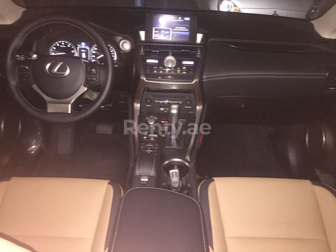 LEXUS NX 200 (Silber), 2018  zur Miete in Dubai