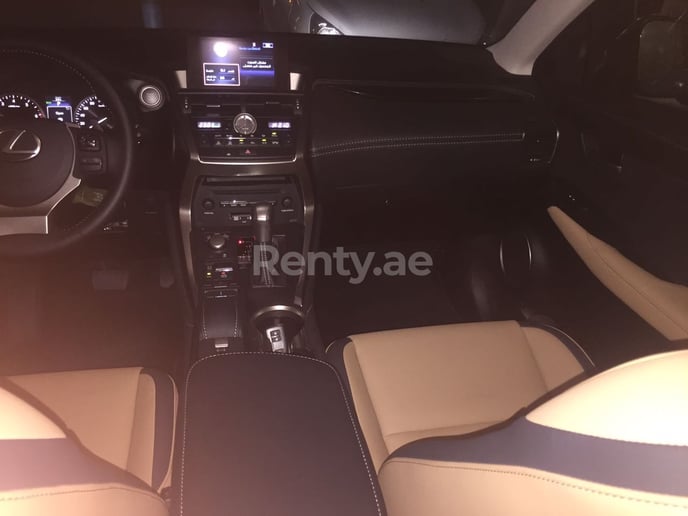 LEXUS NX 200 (Silber), 2018  zur Miete in Dubai