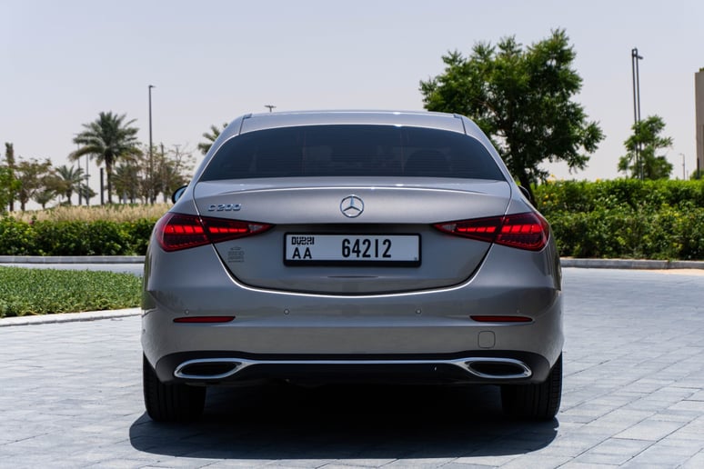 Mercedes C200 (Argent), 2022 &agrave; louer &agrave; Ras Al Khaimah