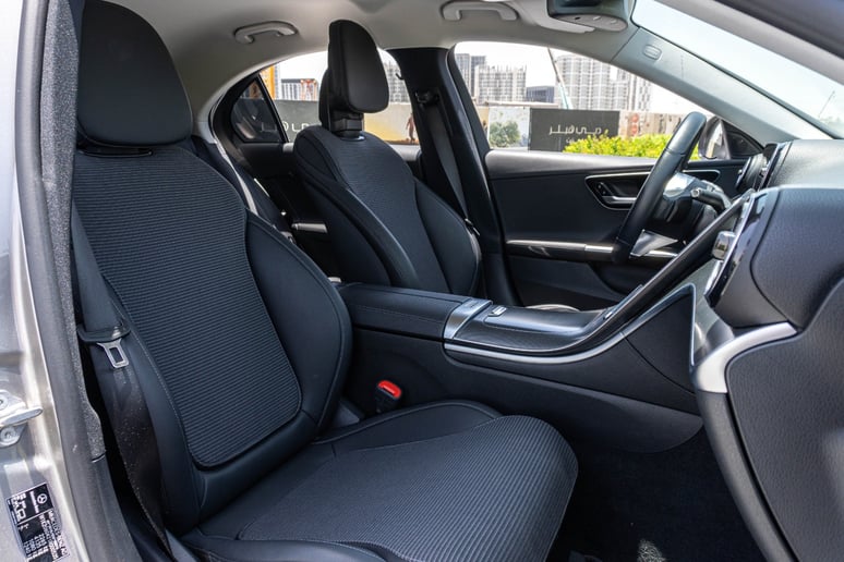 Mercedes C200 (Argent), 2022 &agrave; louer &agrave; Ras Al Khaimah