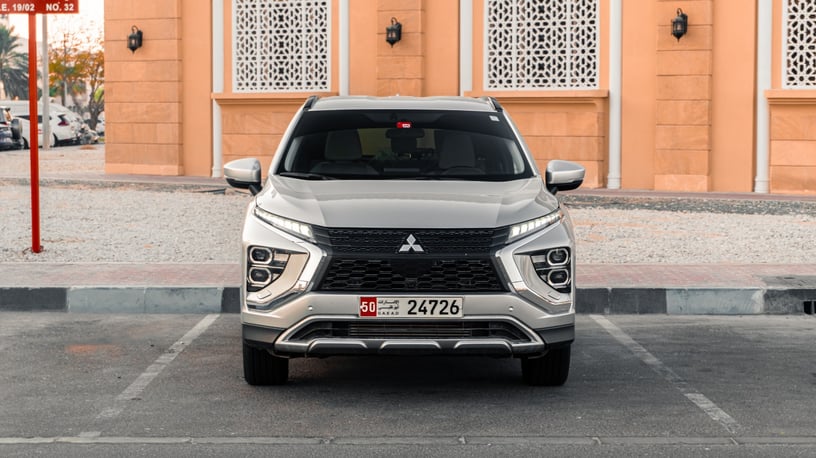 Mitsubishi Eclipse Cross (Zilver), 2023 te huur in Abu Dhabi