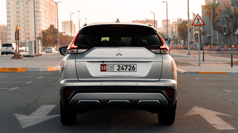Mitsubishi Eclipse Cross (Zilver), 2023 te huur in Abu Dhabi