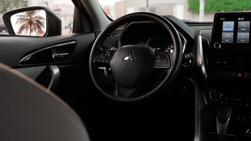 Mitsubishi Eclipse Cross (Zilver), 2023 te huur in Abu Dhabi