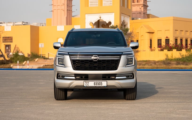 Nissan Patrol Platinum V6 (Zilver), 2025 te huur in Sharjah