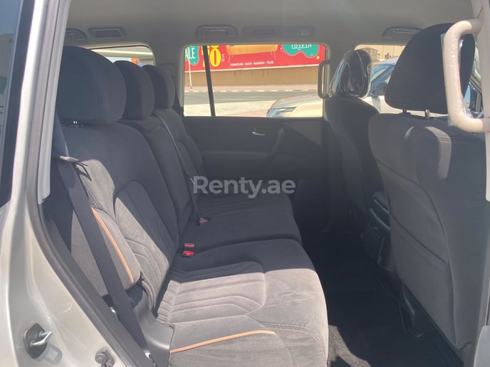 Nissan Patrol (Negro), 2021 para alquiler en Dub&aacute;i