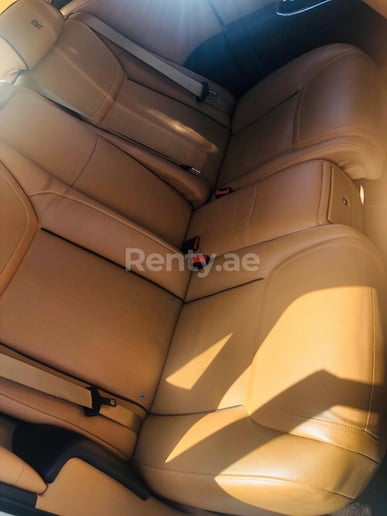 Rolls Royce Ghost (Oro), 2019 para alquiler en Dub&aacute;i