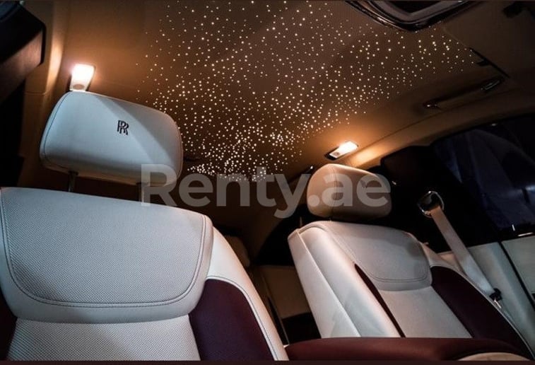 Rolls Royce Ghost (Silber), 2019  zur Miete in Dubai