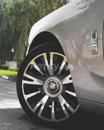 Rolls Royce Ghost (Silber), 2019  zur Miete in Dubai