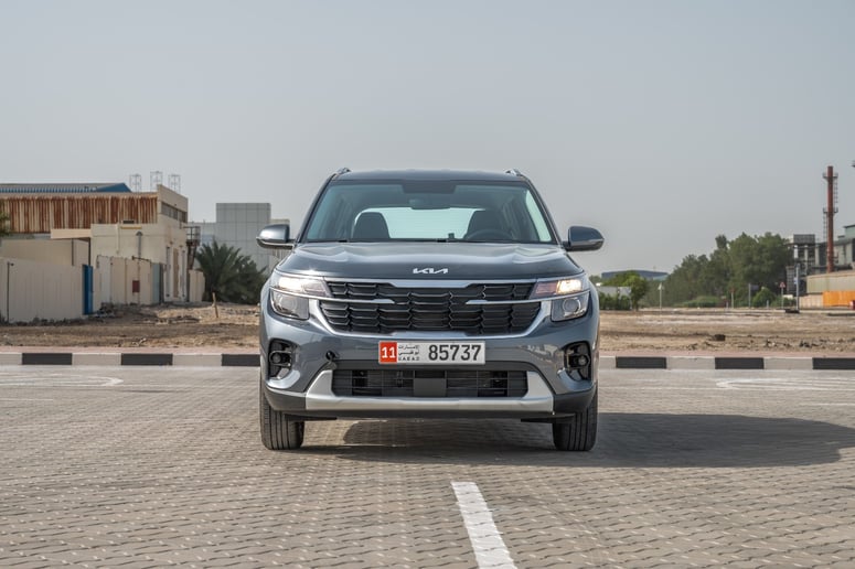 KIA Seltos (Gris Fonc&eacute;), 2024 &agrave; louer &agrave; Ras Al Khaimah