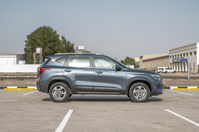 KIA Seltos (Gris Fonc&eacute;), 2024 &agrave; louer &agrave; Ras Al Khaimah