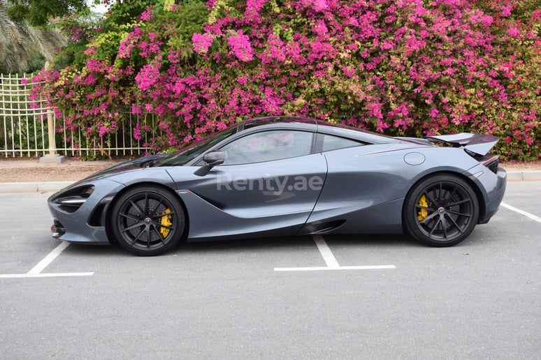McLaren 720 S, Unique car (Gris blanc), 2019 &agrave; louer &agrave; Duba&iuml;