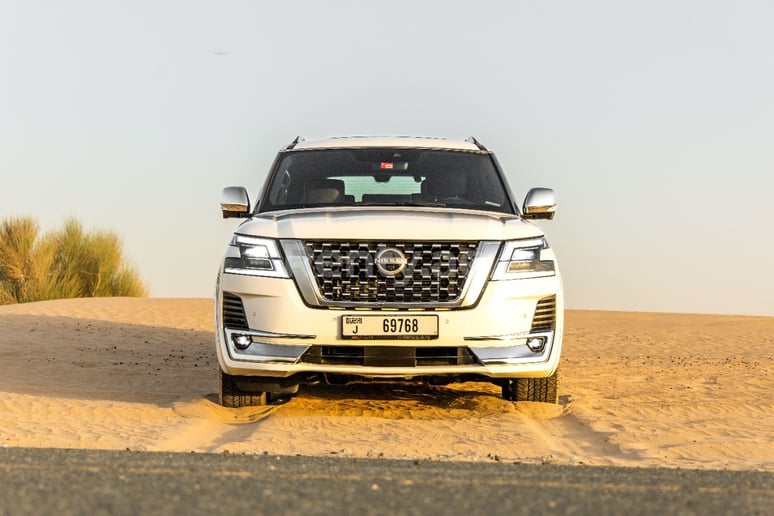 2021 Nissan Patrol Platinum (Bianca), 2021 in affitto a Dubai