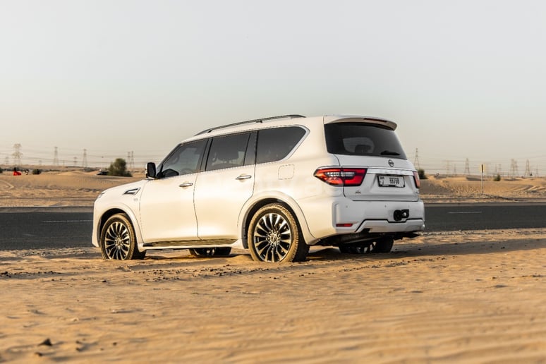 2021 Nissan Patrol Platinum (Bianca), 2021 in affitto a Dubai
