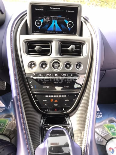 Aston Martin DB11 (Wit), 2018 te huur in Dubai
