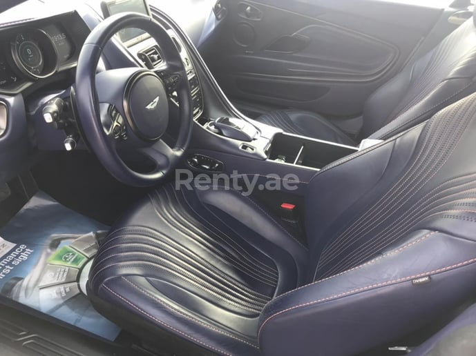 Aston Martin DB11 (Wit), 2018 te huur in Dubai