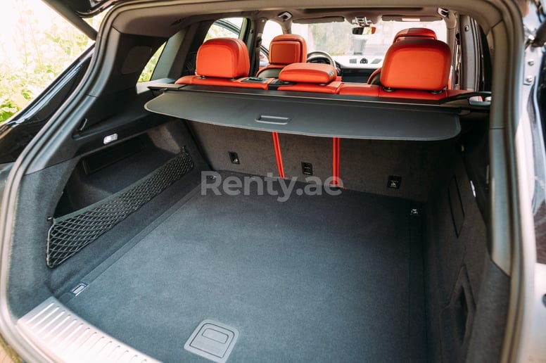 Dubai'de kiralık Audi A6 (Beyaz), 2016