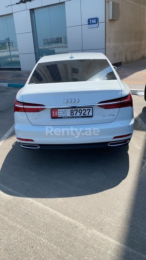 Dubai'de kiralık Audi A6 (Beyaz), 2021