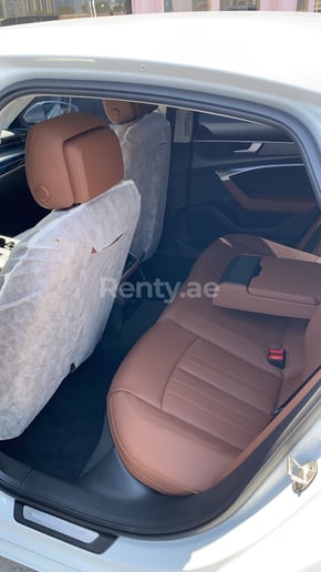 Dubai'de kiralık Audi A6 (Beyaz), 2021