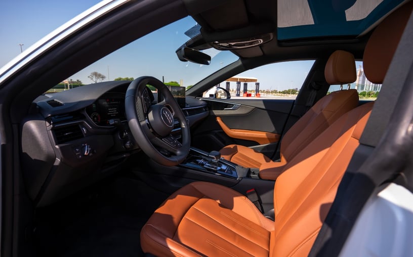 Audi A5 (Wei&szlig;), 2024  zur Miete in Abu Dhabi