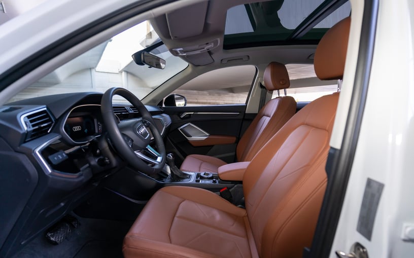 Audi Q3 (Белый), 2024 - предложения по лизингу в Дубай