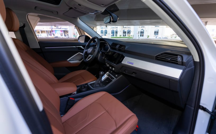 Audi Q3 (Белый), 2024 - предложения по лизингу в Дубай