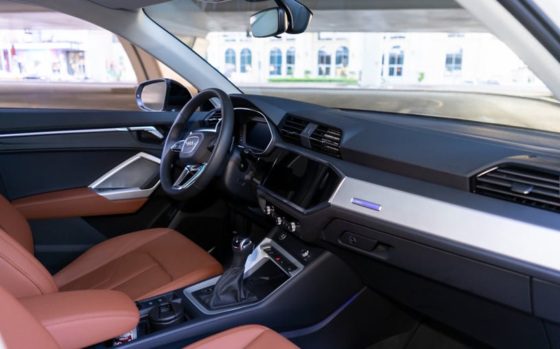 Audi Q3 (Белый), 2024 - предложения по лизингу в Дубай