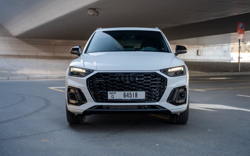 Audi Q5 Sportback (Blanco), 2025 para alquiler en Ras Al Khaimah