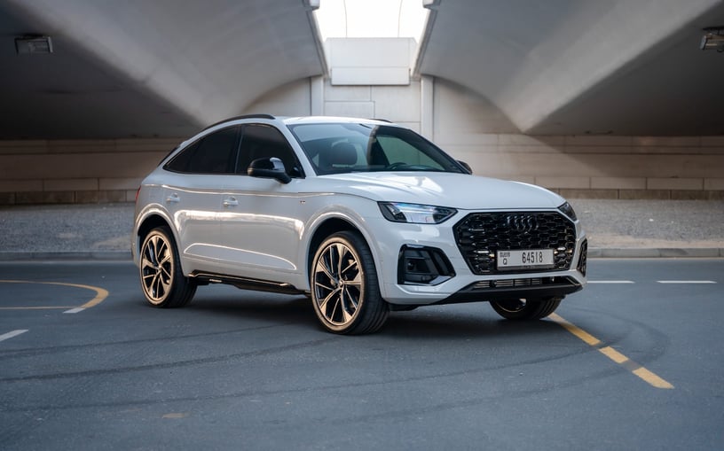 Audi Q5 Sportback (Blanco), 2025 para alquiler en Ras Al Khaimah