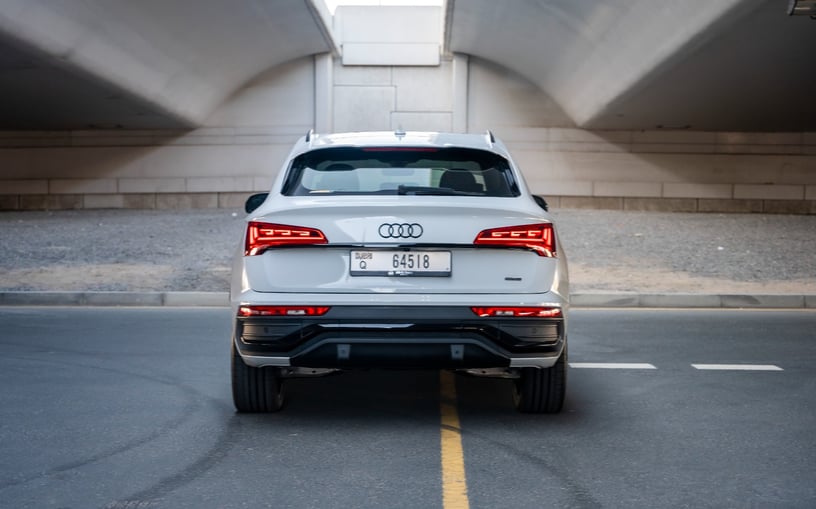 Audi Q5 Sportback (Blanco), 2025 para alquiler en Ras Al Khaimah