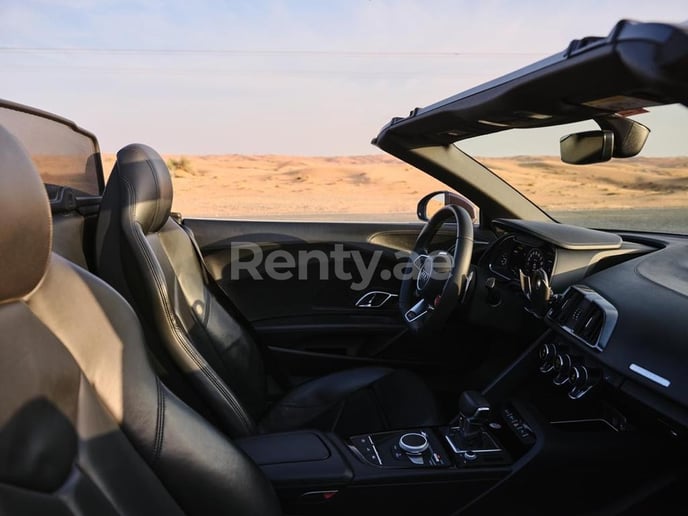 Audi R8 Facelift (Bianca), 2020 in affitto a Dubai