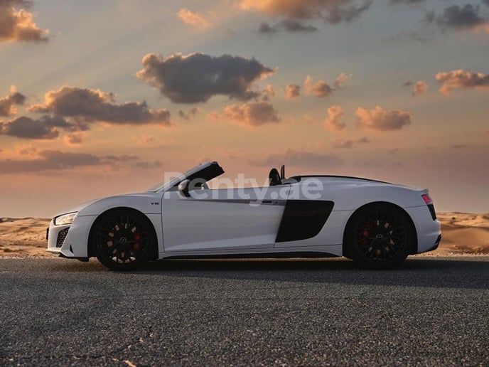 Audi R8 Facelift (Bianca), 2020 in affitto a Dubai