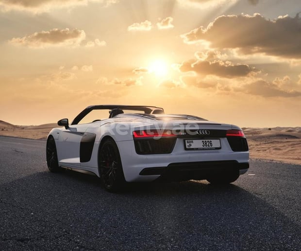 Audi R8 Facelift (Bianca), 2020 in affitto a Dubai