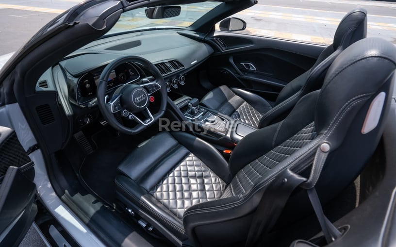 Audi R8  V10 Spyder (White), 2021 for rent in Ras Al Khaimah 3